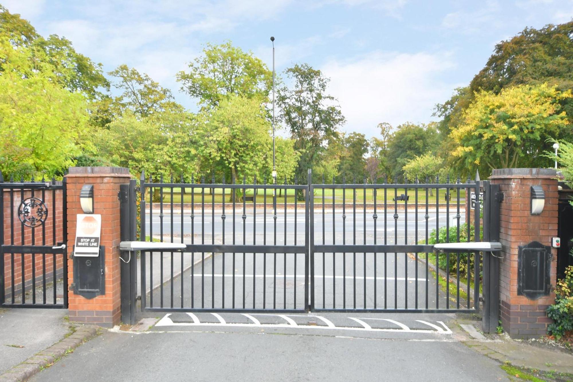 Townhouse @ Aboyne Close Birmingham Exterior foto